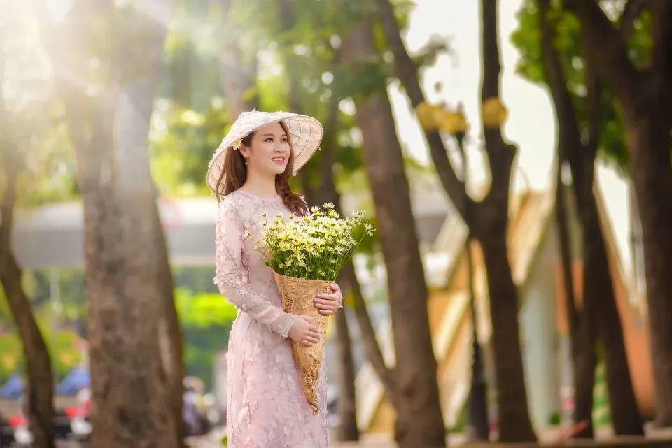 Đi khảo sát khách hàng ngoài chợ